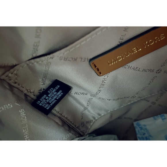 Michael Kors Jaycee XS Convertible Zip Pocket Backpack - Picture 8 of 9